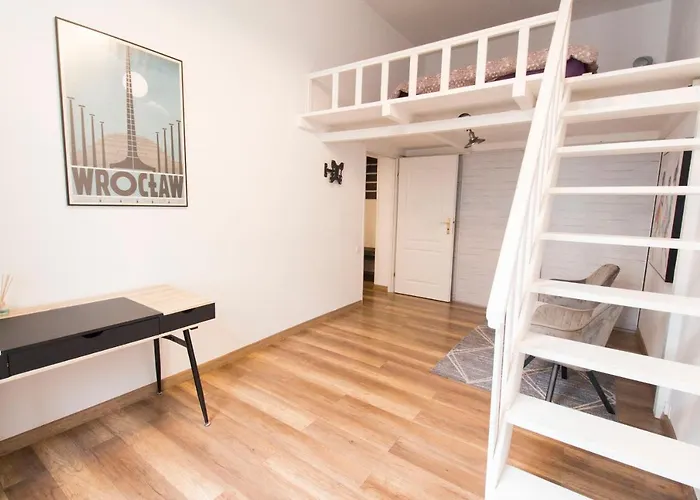 Happy Old Town Апартаменты