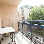 Happy Old Town Apartment