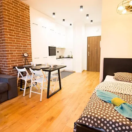 Happy Old Town Apartment