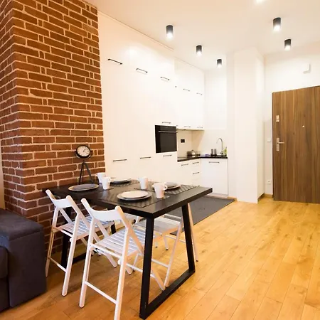 Happy Old Town Apartment