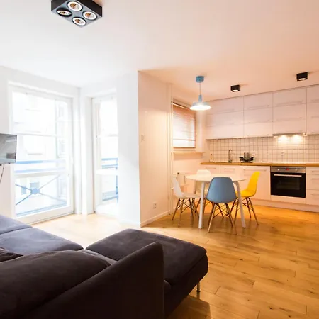 Happy Old Town Apartment