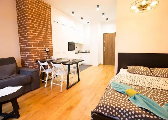 Happy Old Town Apartment