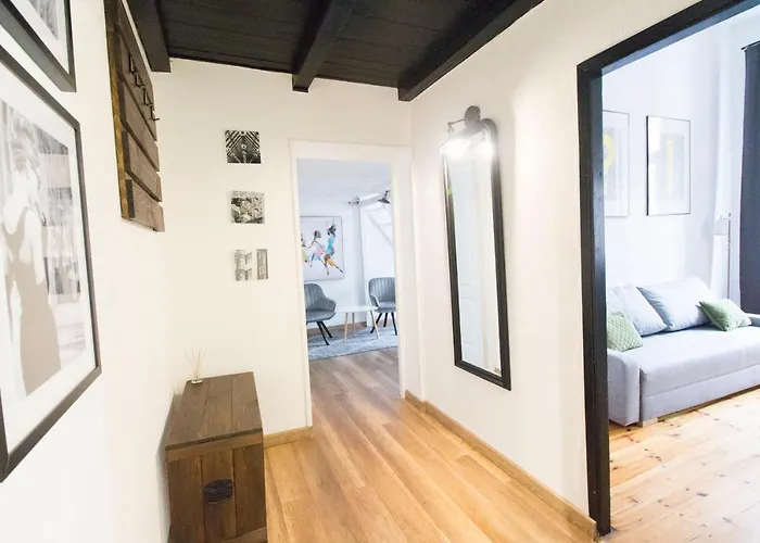 Happy Old Town Apartment