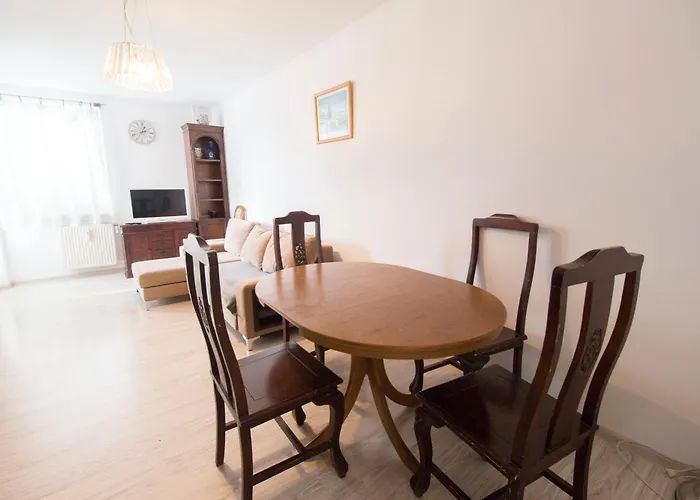 Happy Old Town Apartment *